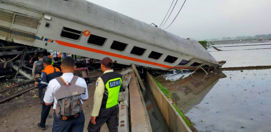 Tabrakan Kereta Api di Wilayah Cicalengka Bandung