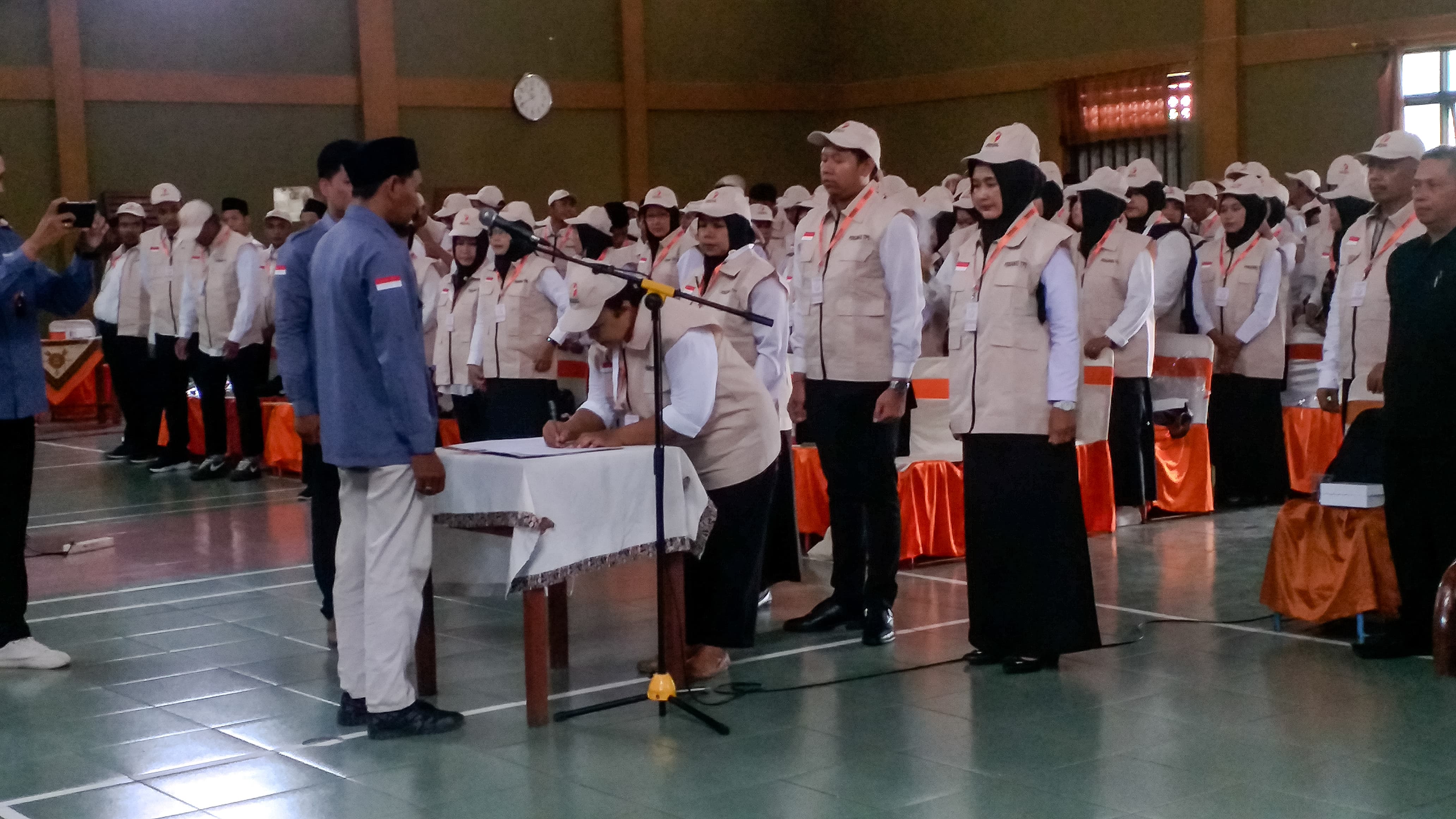 Pelantikan PTPS oleh Panwaslu Kecamatan Kedungwaru