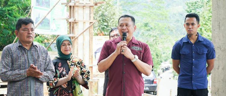 Ketua MPR RI Bamsoet Lakukan Peletakan Batu Pertama Pembangunan Pondok Pesantren Al-Aniq Boarding School Banjarnegara
