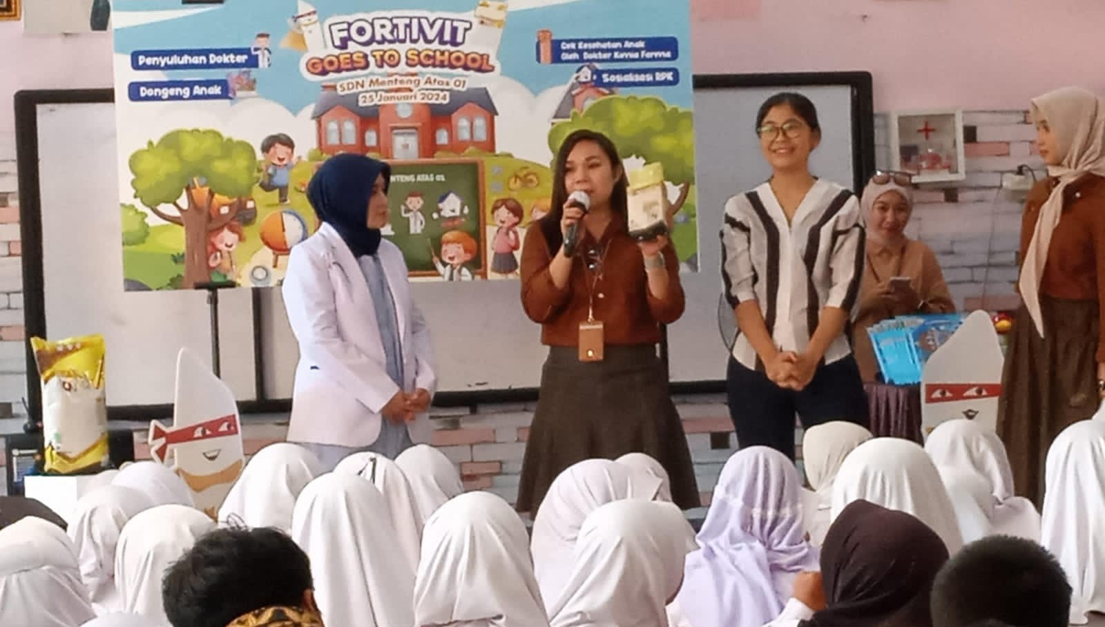 Perum Bulog Bersama Dokter Kimia Farma Gelar Kegiatan Health Activaty