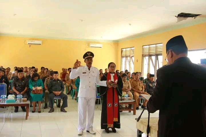 Bupati Sumba Barat Resmi Melantik Camat Baru Kecamatan Wanukaka