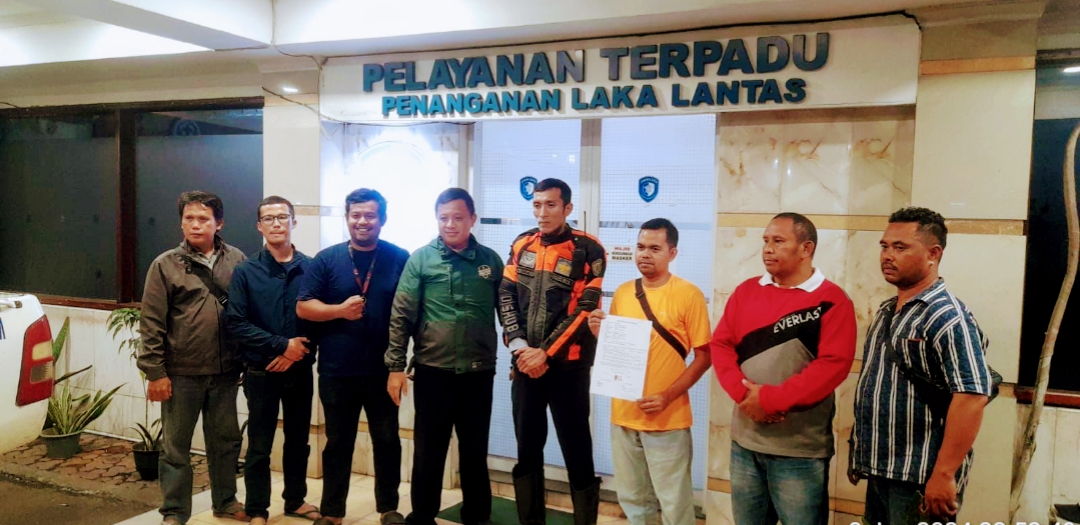 Kronologi Aksi Seorang Petugas Dishub Nemplok di Kap Mobil