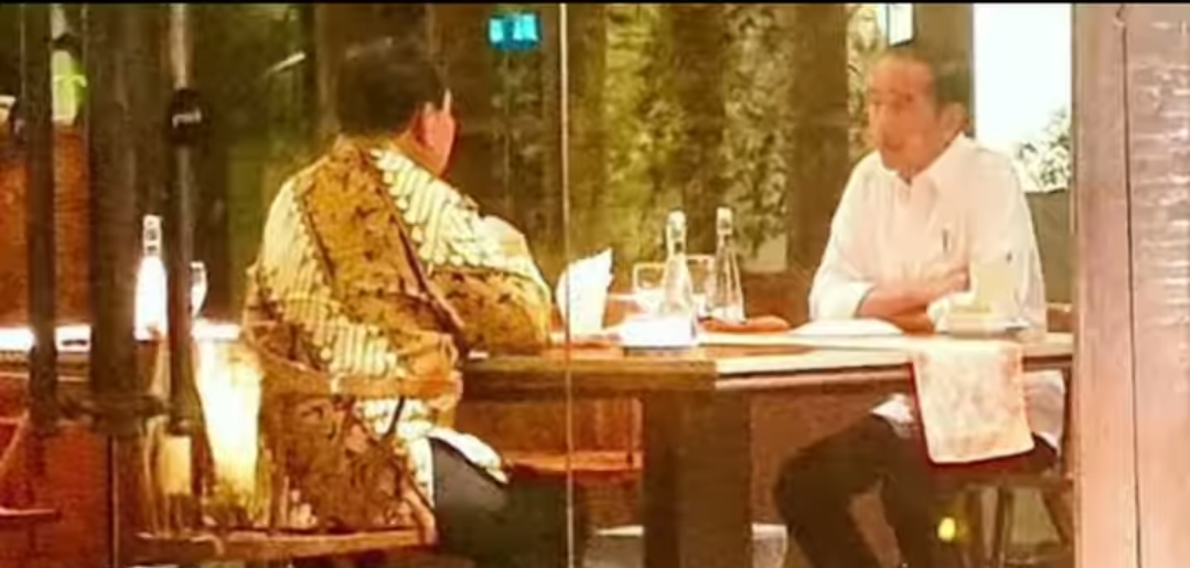 Jokowi Makan Bareng Prabowo Jelang Debat Ketiga
