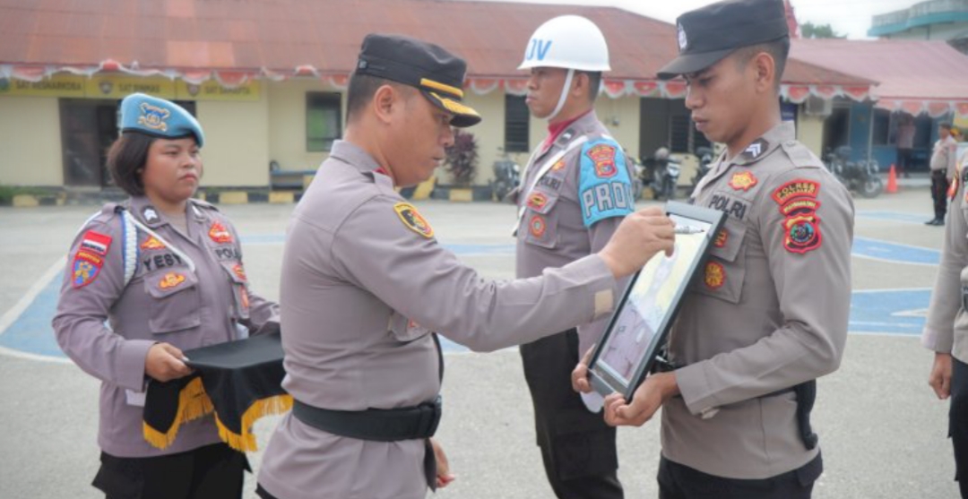 Langgar Kode Etik, Personel Polres Sumba Barat Diberhentikan Tidak Dengan Hormat