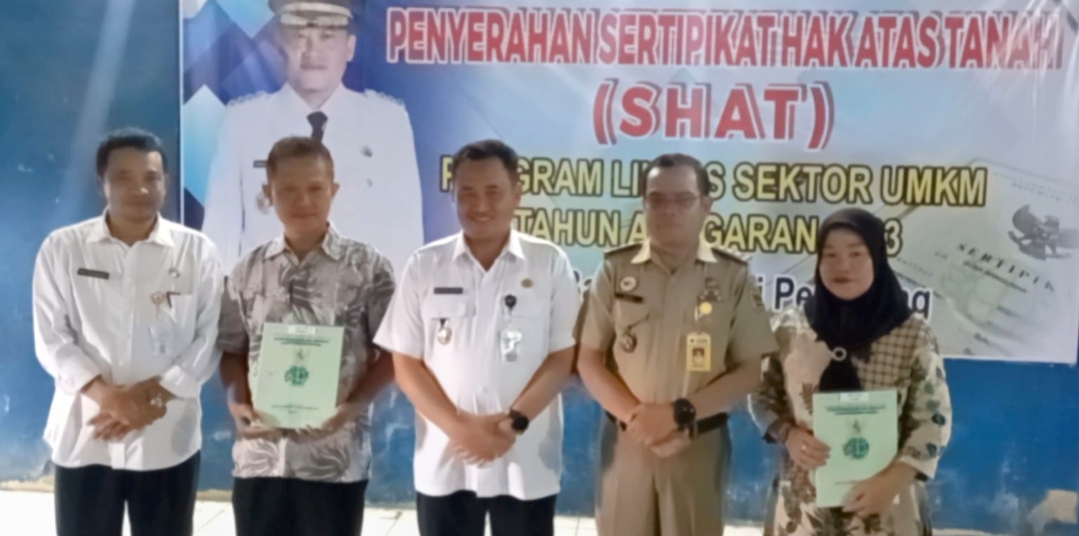 Terima Sertipikat Hak Atas Tanah, Pelaku UMKM di Desa Botekan Terasa Plong
