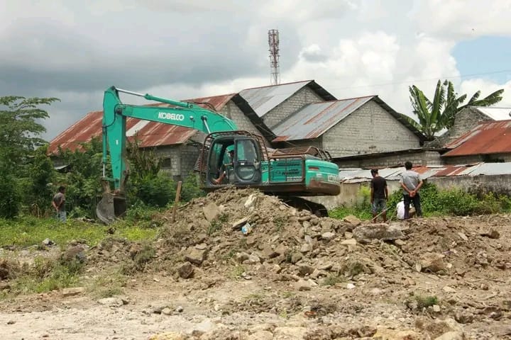 Pemkab Sumba Barat Awasi Pembersihan dan Penataan Bekas Pasar Lama