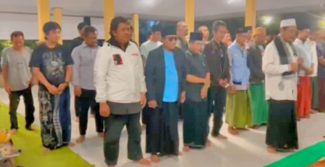 Relawan Paslon 02 di Kebun Jambu Rejoagung Tulungagung Sujud Syukur