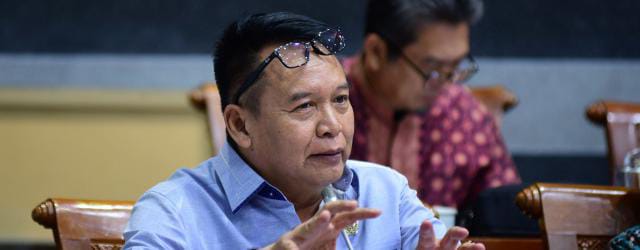 TB Hasanuddin: Pangkat Jenderal Kehormatan Hanya untuk Militer Aktif