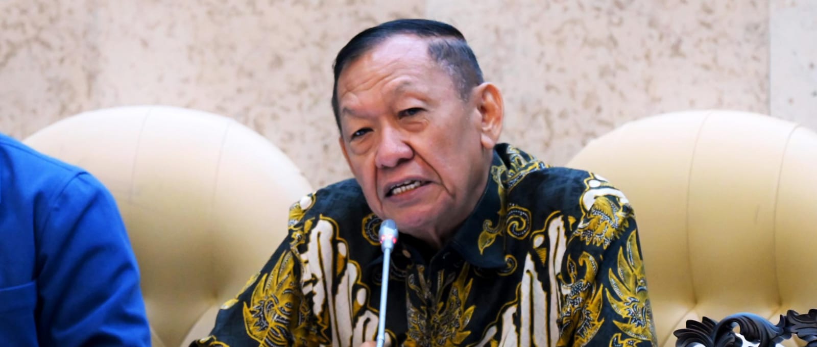 Hamka Kady Nilai Pencarian KM Yuiee Jaya II belum Maksimal