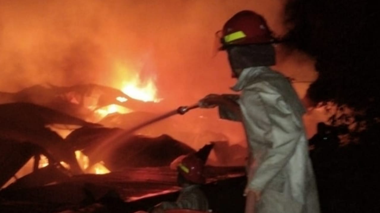 Pasar Belik Pemalang Diamuk Si Jago Merah, Ratusan Toko dan Lapak Ludes Terbakar