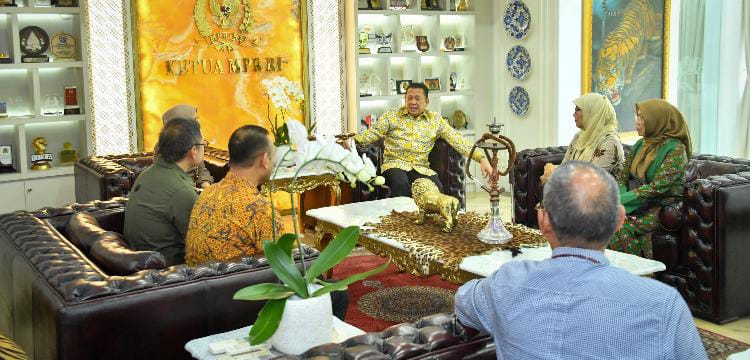 Serahkan Laporan Tahunan Pajak Pribadi (SPT), Ketua MPR RI Bamsoet Ajak Masyarakat Segera Laporkan SPT Tahunan 2023