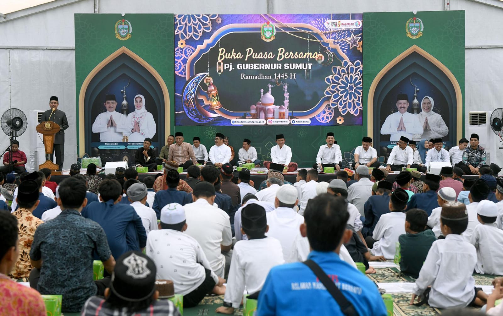 Buka Bersama Anak-anak Yatim Piatu, Pj Gubernur Sumut Meneteskan Air Mata, Teringat Masa Kecil
