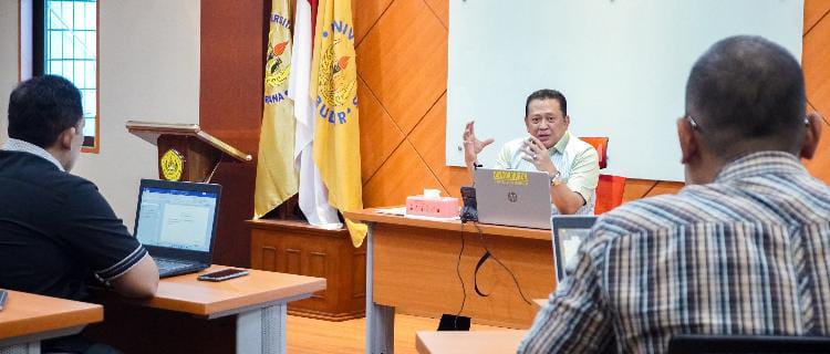 Berikan Kuliah Politik Hukum Program Doktor, Bamsoet Ingatkan Pentingnya Pembenahan Partai Politik