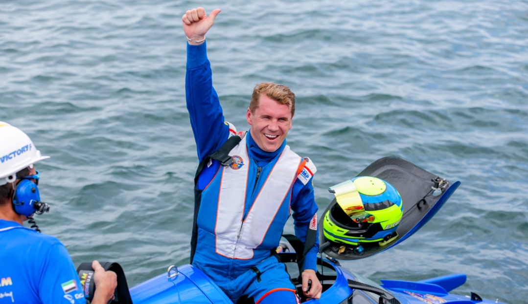 Erik Stark Dari Victory Team Juarai Sprint Race 2 F1 Powerboat Danau Toba