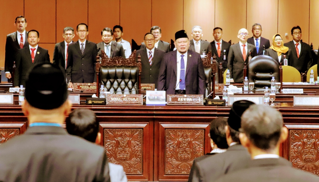 Sidang Paripurna DPD RI Bacakan Kepres Pemberhentian Senator AWK dan Bahas Berbagai Isu Di Daerah