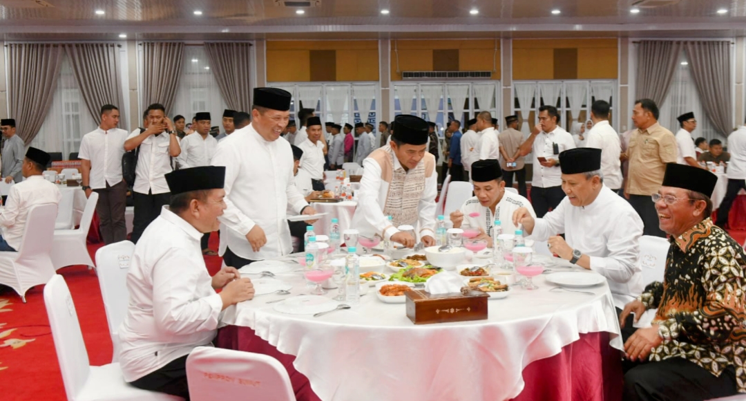 Pj Gubernur Buka Puasa Bersama Forkopimda dan ASN, Ajak Seluruh Elemen Masyarakat Kolaborasi Bangun Sumut