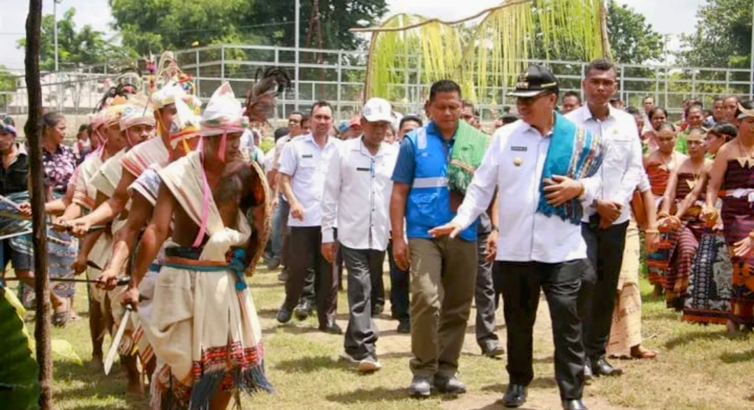 Bupati Sumba Barat Lakukan Kunker Perdana di Desa Hoba Wawi