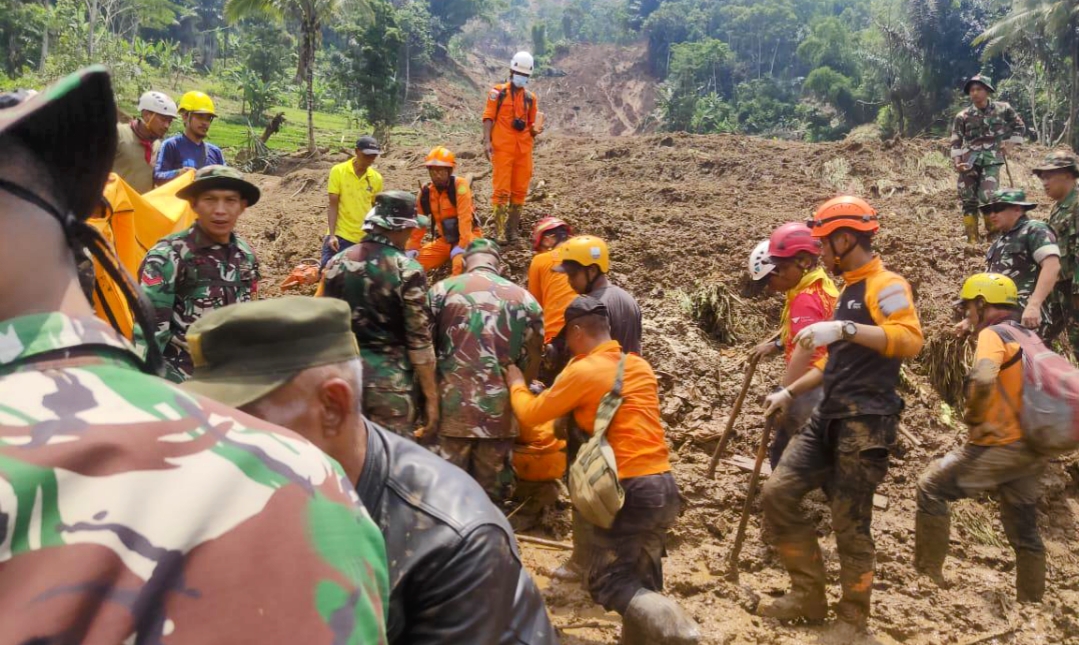 Longsor Bandung Barat: 10 Orang Hilang, Tiga Diantaranya Meninggal Dunia