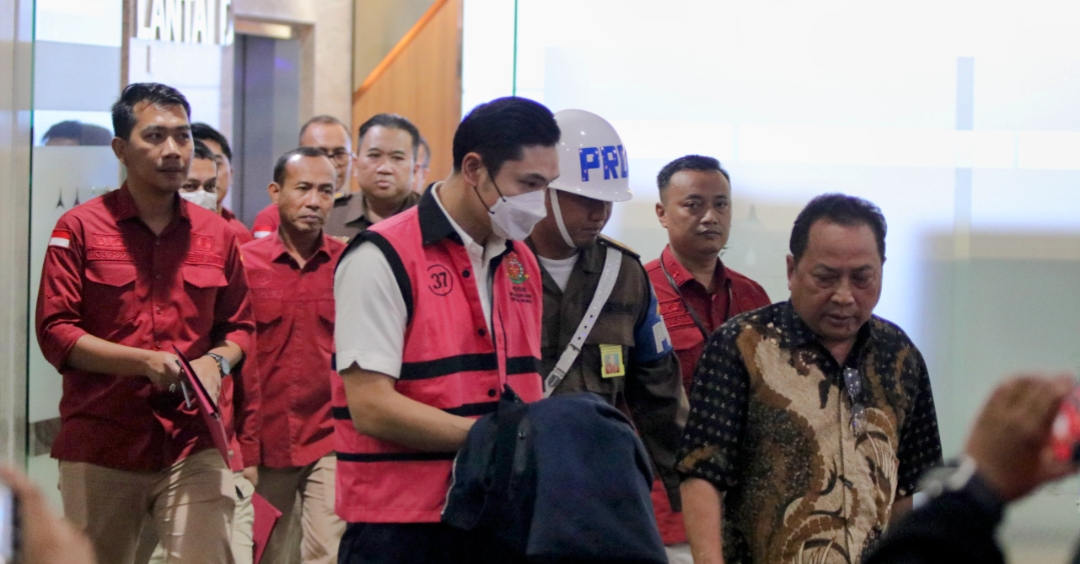 Jadi Tersangka, Harvey Moeis Suami Sandra Dewi Langsung Ditahan Kejagung