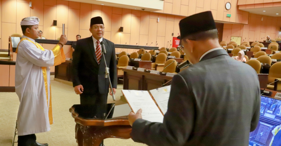 DPD RI lantik Gede Ngurah Ambara Putra Gantikan Arya Wedakarna