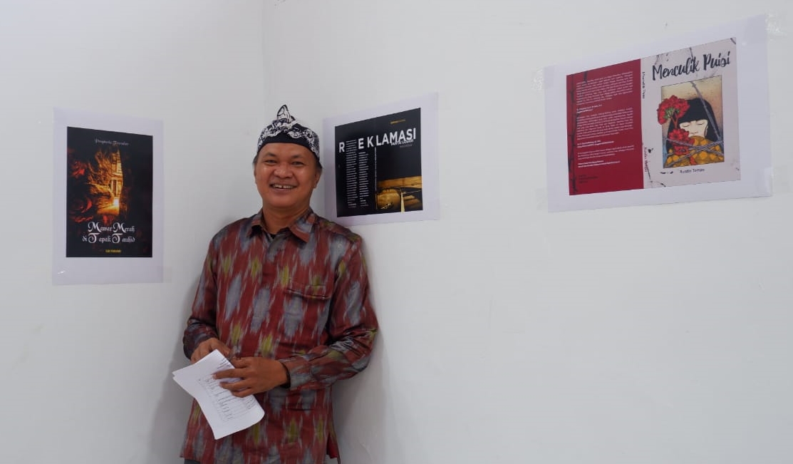 Helm, Solidaritas Sosial dan Demonstrasi