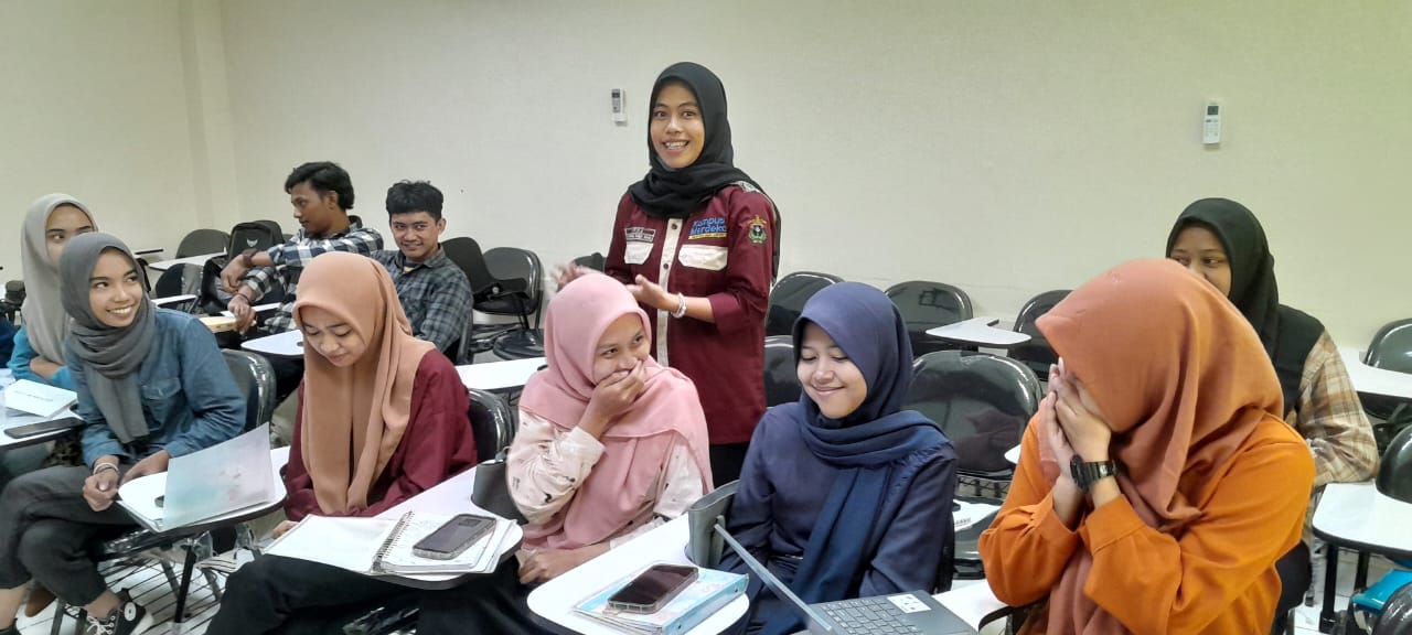 Rusdin Tompo: Mau Menulis, Hindari Mental Block