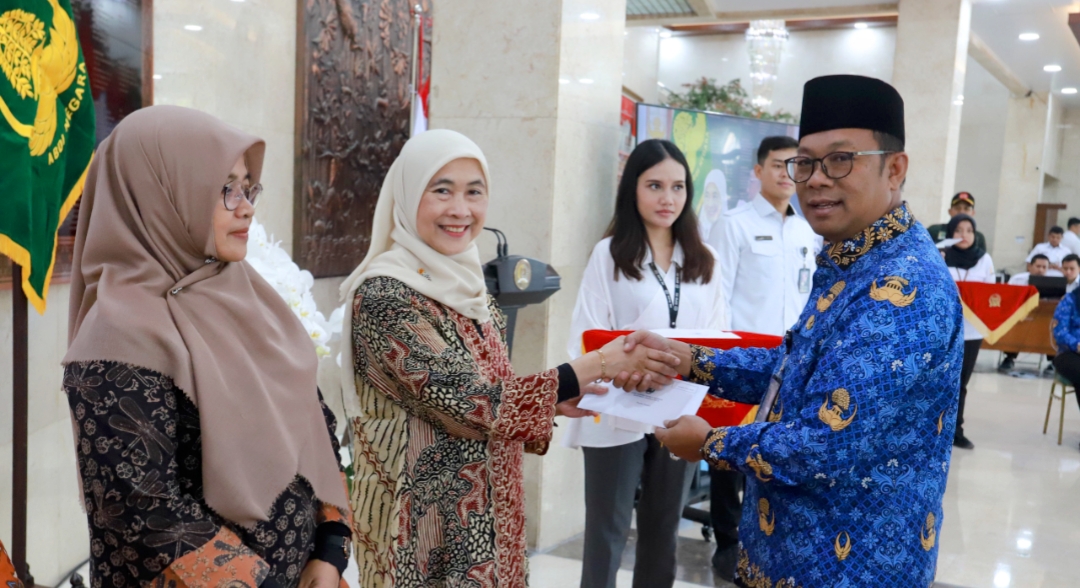 KORPRI SETJEN DPD RI Salurkan Bingkisan di Tengah Kenaikan Harga Bahan Pokok Jelang Idulfitri