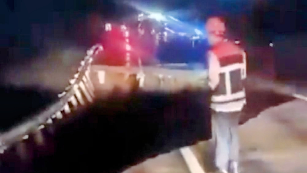 Tol Bocimi Longsor, Satu Unit Mobil Masuk Jurang