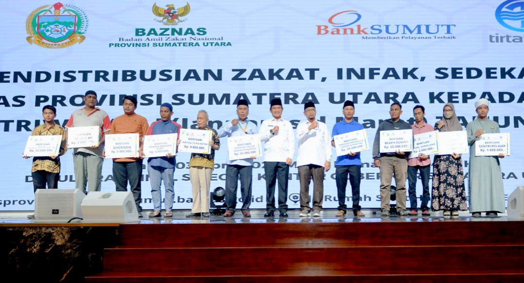 Serahkan Zakat ASN Pemprov Sumut Rp6 Miliar, Pj Gubernur Ajak Masyarakat Senantiasa Berzakat