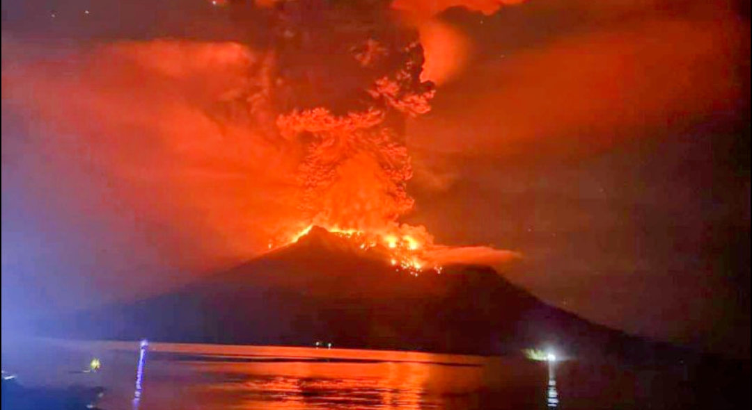 Dampak Erupsi Gunungapi Ruang Meluas, Ribuan Warga Mengungsi 'Penanganan Darurat Terus Dimaksimalkan'
