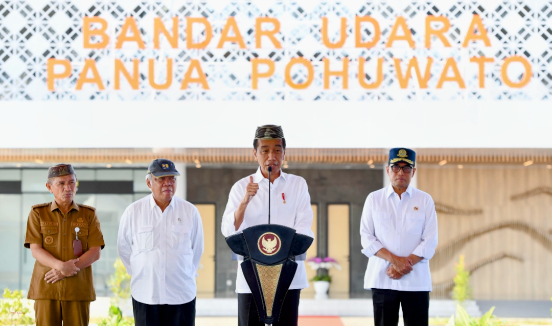 Presiden Jokowi Resmikan Bandara Panua