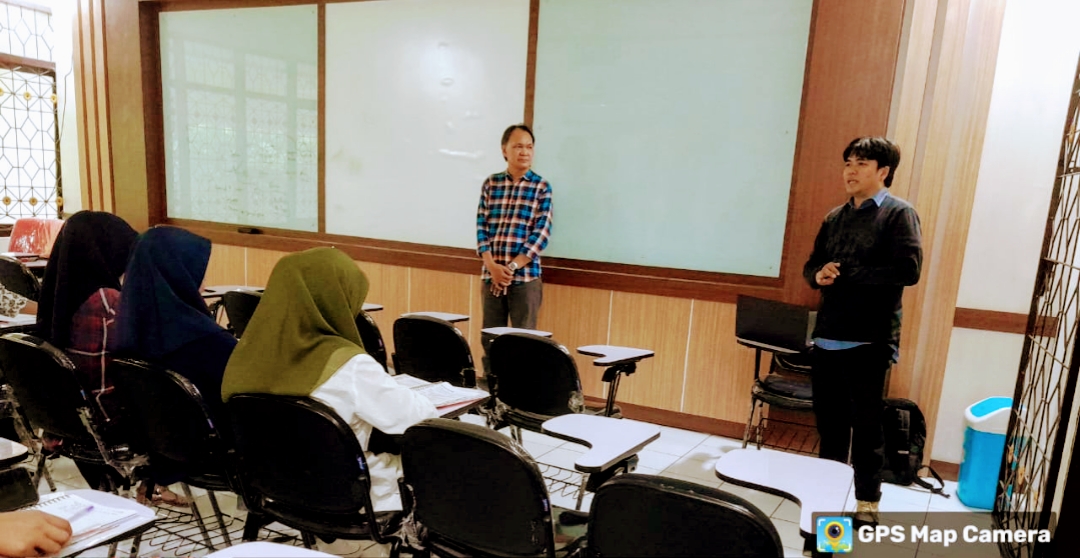Keterampilan Menulis Melatih Kita Berpikir Kritis dan Solutif