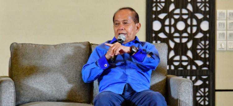 Wakil Ketua MPR, Syarief Hasan: Pemerintah sebaiknya berfokus meningkatkan kompetensi pekerja domestik.