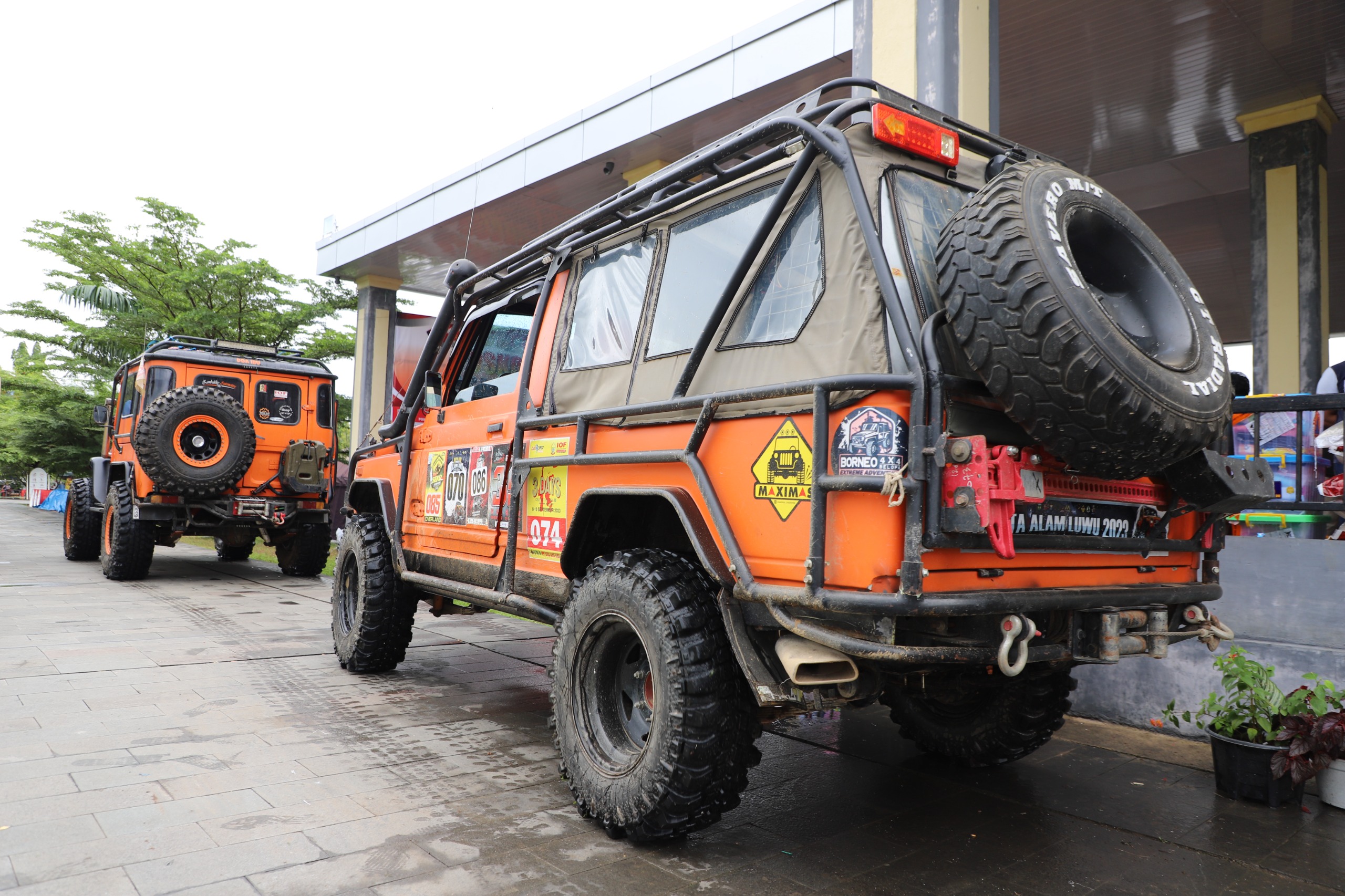 Akses Jalan Darat Terbuka, Delapan Mobil Off Road Distribusi Logistik ke Desa Kadundung Dikerahkan