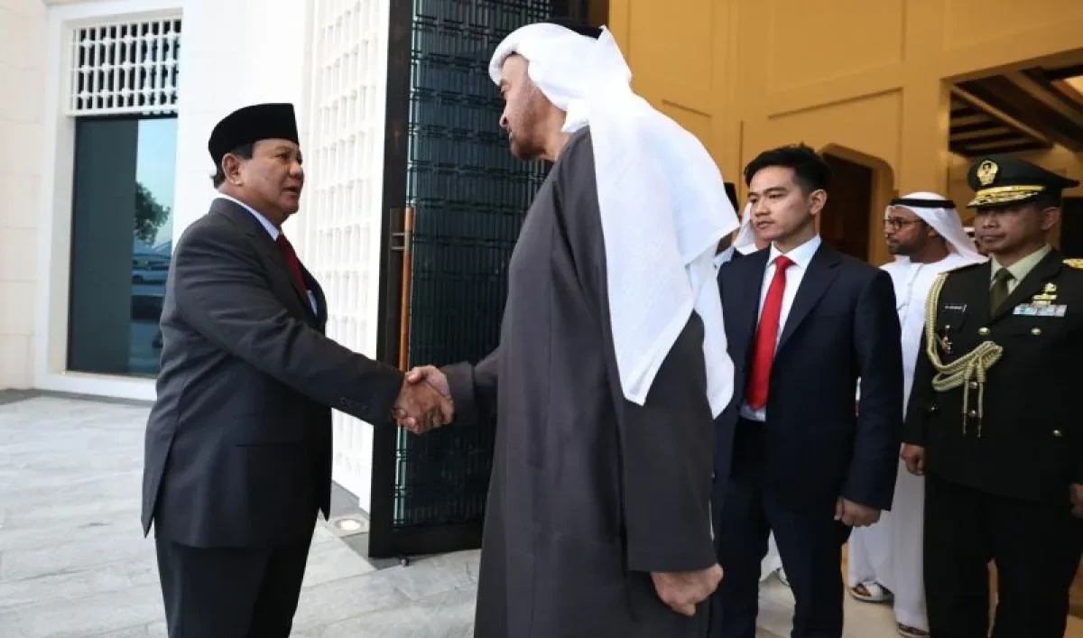 Gibran RakaBuming Raka Diperkenalkan Prabowo ke Presiden UEA