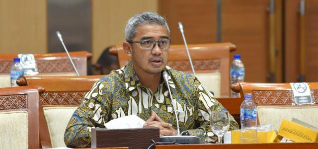 Farhan Jelaskan Duduk Perkara Revisi UU Penyiaran: Konflik Antara Platform Terestrial dan Digital