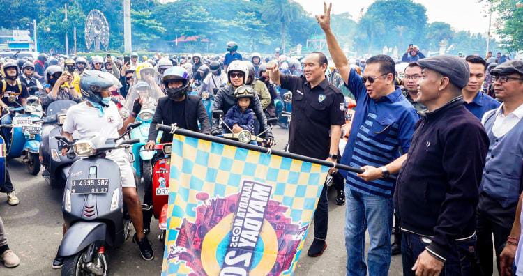 Ketua Umum IMI Bamsoet Buka Jakarta Satu Vespa Sejuta Saudara Mods Mayday 2024 di Monas Jakarta