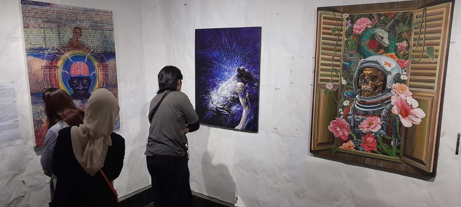 Pameran Seni Rupa Revolusi Esok Pagi: Menikmati Dunia yang Ganjil Namun Indah