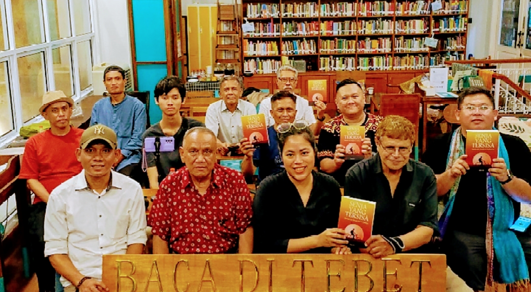 Buku Senja Yang Tersisa, Memoar Orang Biasa yang Luar Biasa