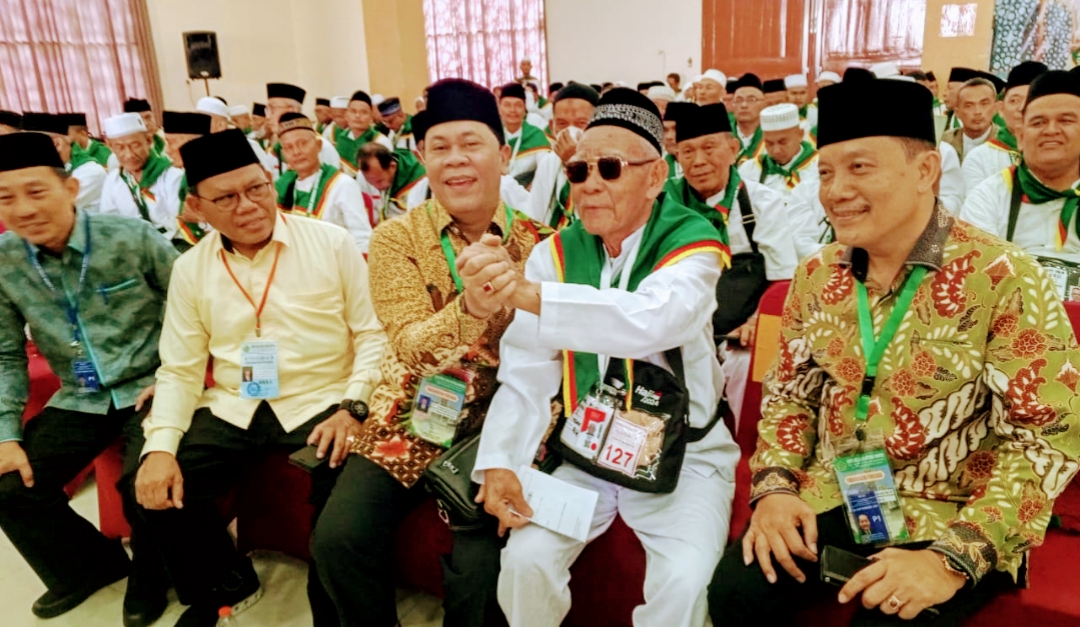 Kloter I Asahan Masuk Asrama Haji Medan, Kakanwil Kemenag Sumut Sambangi Jamaah Lansia
