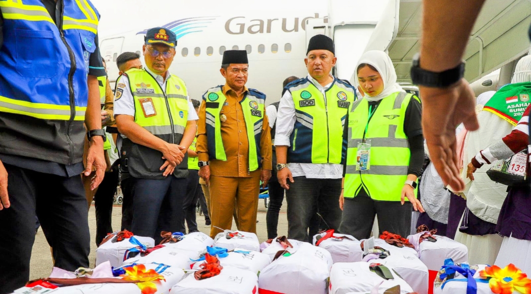 Pj Gubernur Sumut Hassanudin Lepas Keberangkatan 360 Jemaah Haji Kloter I Asal Asahan