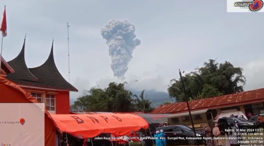 Gunung Marapi Sumbar Erupsi, Kolom Abu Sekitar 2.000 Meter di Atas Puncak 'Status Level (III) Siaga'