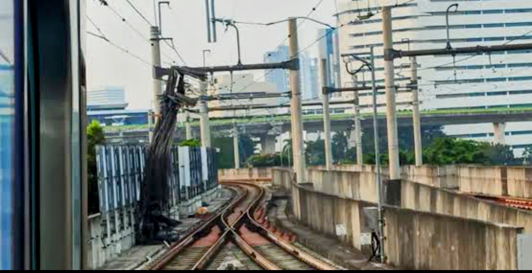 MRT Sudah Beroperasi Kembali Setelah Jalur Tertimpa Material Konstruksi