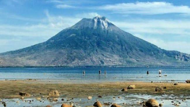 Badan Geologi Merekam Gempa Tremor Gunung Ile Lewotolok di Lembata