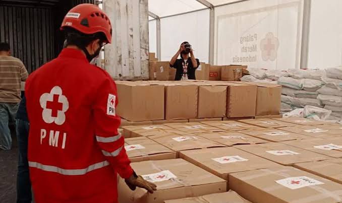 PMI Distribusikan Bantuan Bencana Banjir Lahar Gunung Merapi