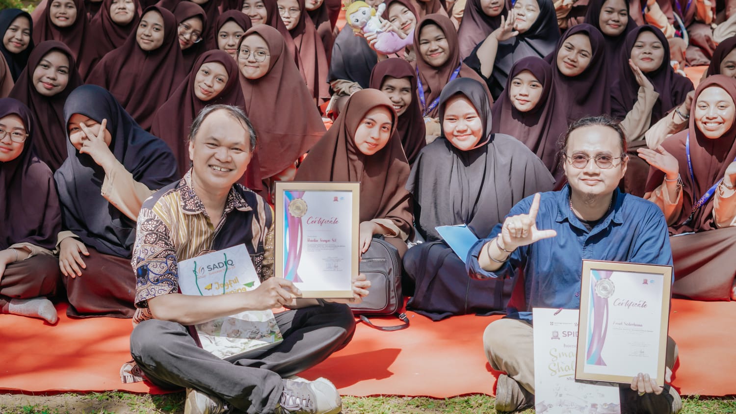 Sekolah Putri Darul Istiqamah Maros Launching 6 Buku Antologi Karya Santri dan Guru