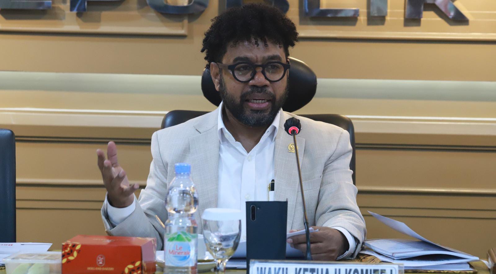 Dukung Perjuangan Suku Awyu dan Moi Tolak Sawit, Senator Filep Kritik Kebijakan Investasi di Papua