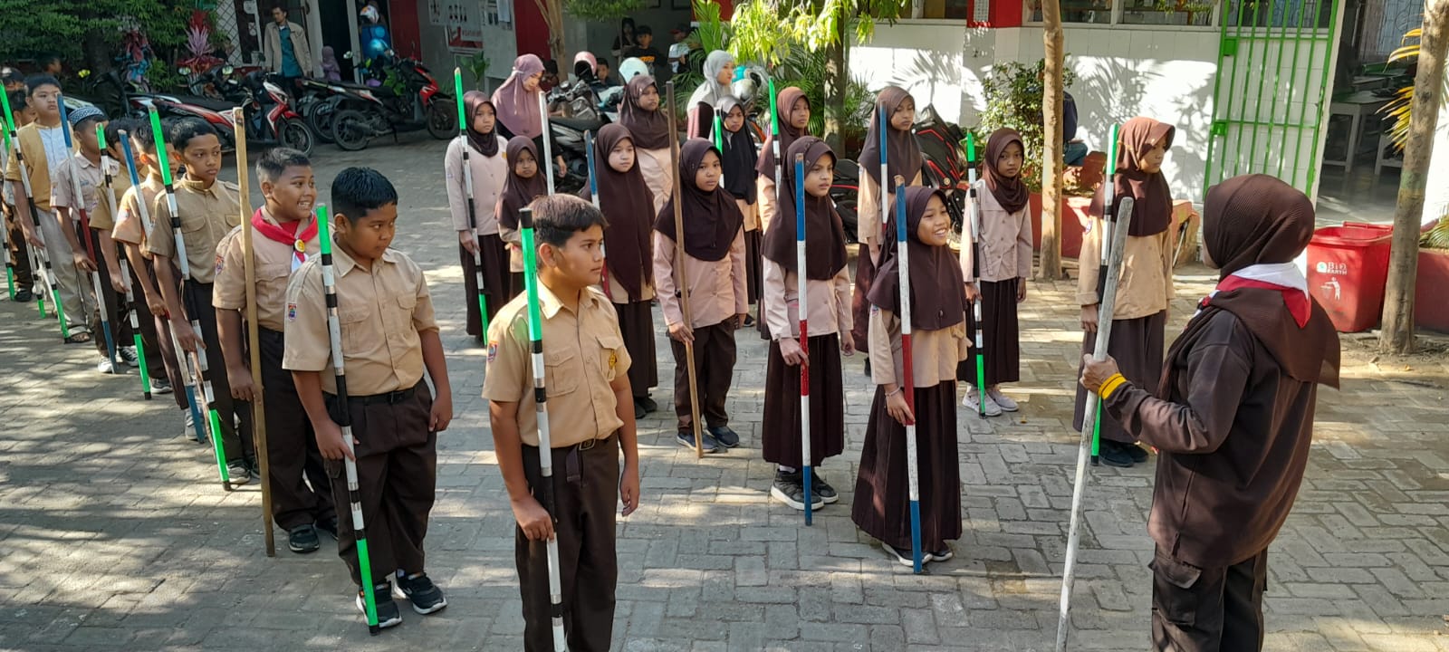 Persiapan Berkemah, Murid-Murid SD Negeri Borong Latihan Pramuka