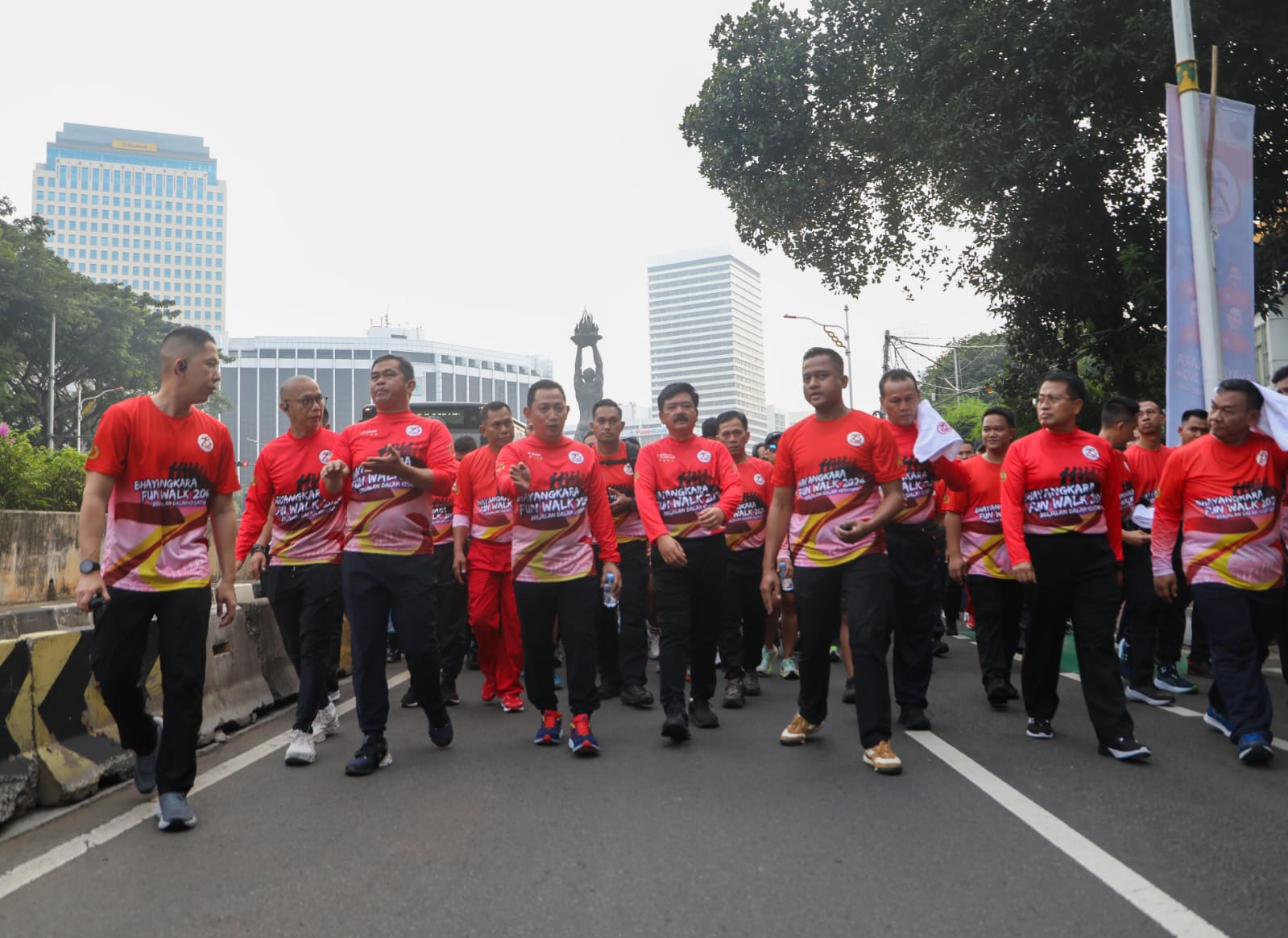 Hadiri Bhayangkara FunWalk, Menko Polhukam: Sangat Positif, Tingkatkan Silaturahmi