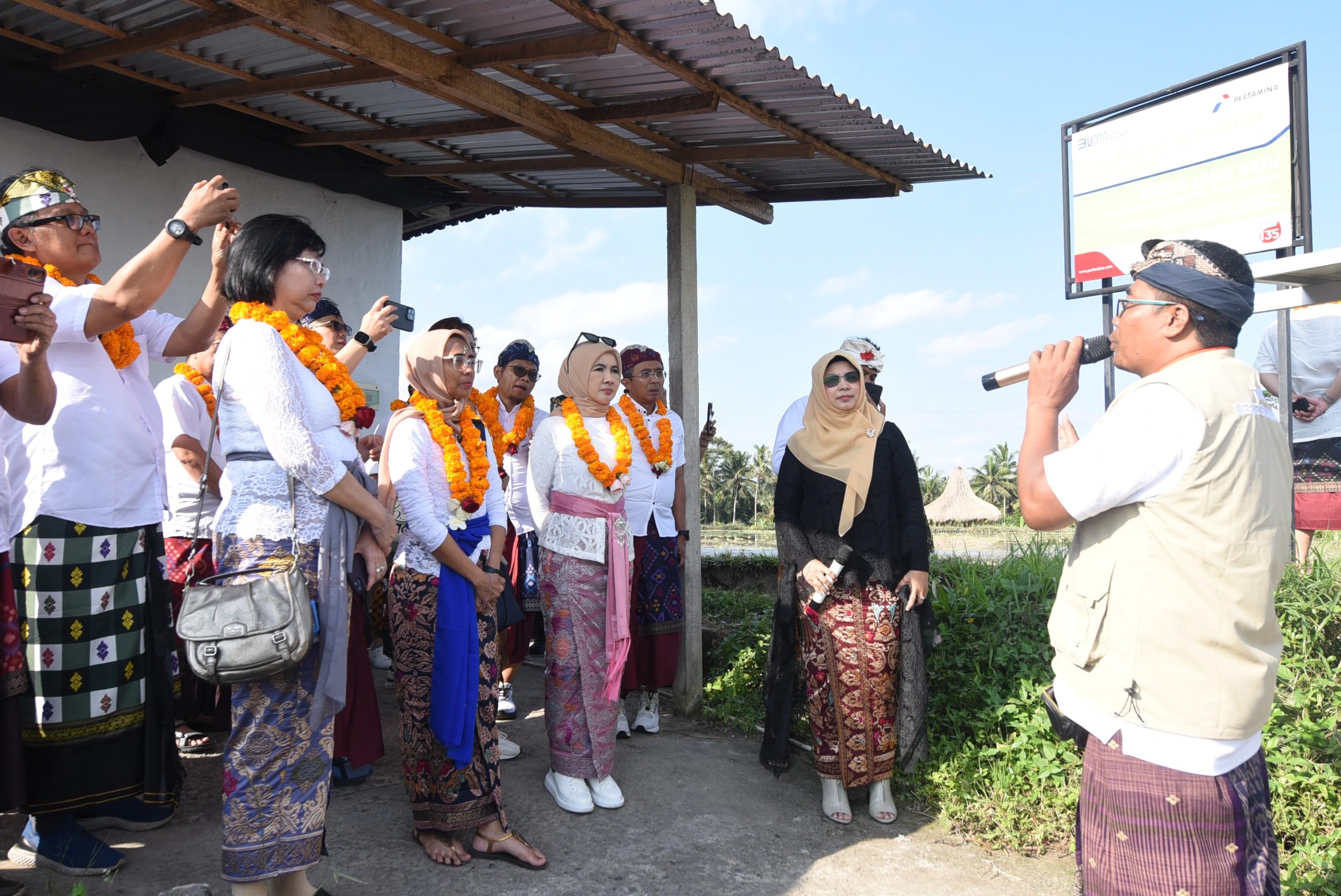 Dirut Pertamina Ajak Pemred Media Kunjungi Desa Keliki, Desa Energi Berdikari Binaan Pertamina
